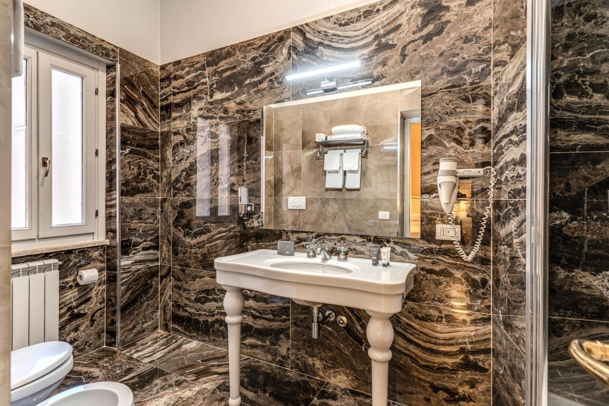 Relais Fontana Di Trevi Hotel Rome Exterior photo