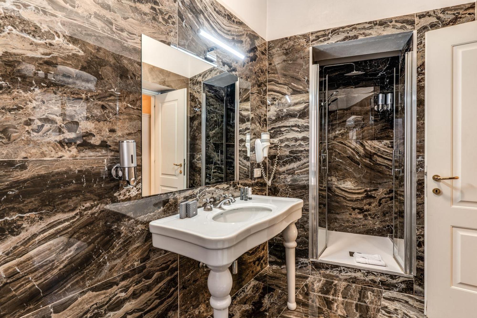 Relais Fontana Di Trevi Hotel Rome Exterior photo