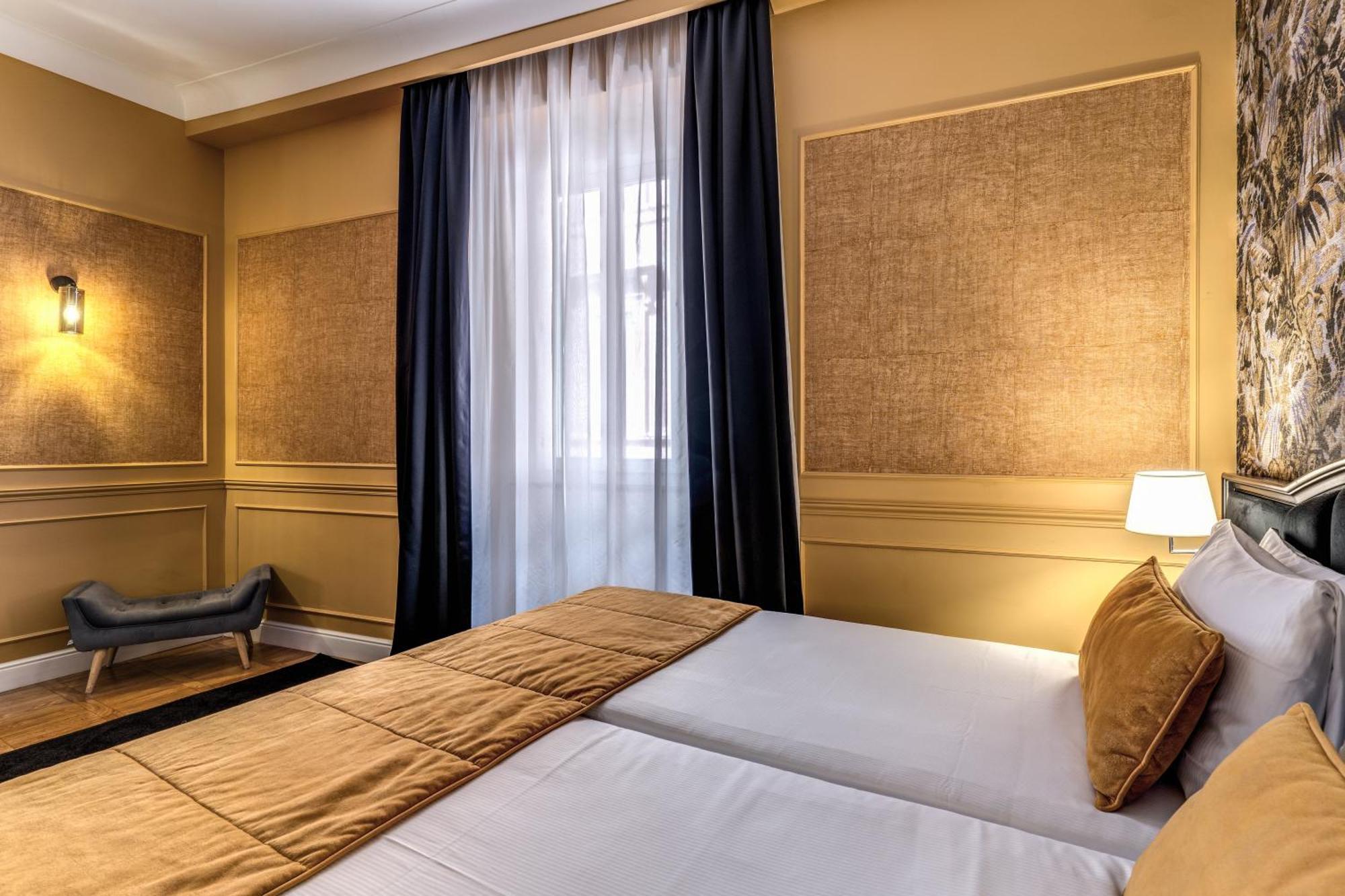 Relais Fontana Di Trevi Hotel Rome Exterior photo