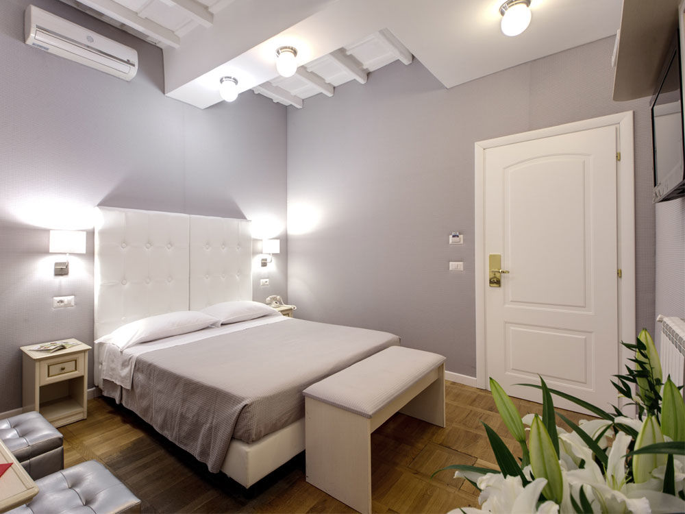 Relais Fontana Di Trevi Hotel Rome Room photo